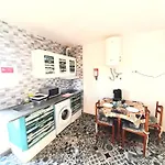 Appartement Tropicana One Bedroom Flat T1 With Ac Portatil, Garden And Parking Place