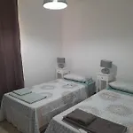 Tropicana One Bedroom Flat T1 With Ac Portatil, Garden And Parking Place * Albufeira