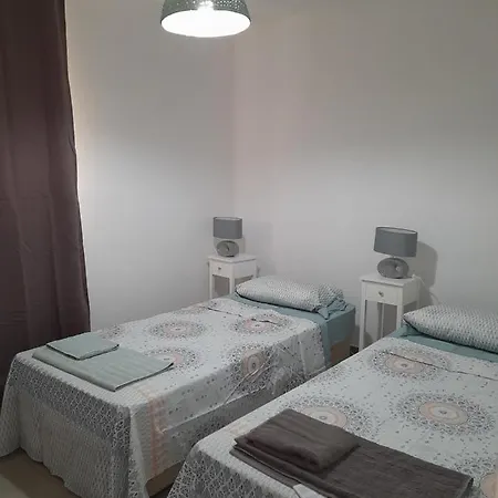 Bali Tropicana One Bedroom Flat T1 With Ac Portatil, Garden, Parking Place * 阿尔布费拉