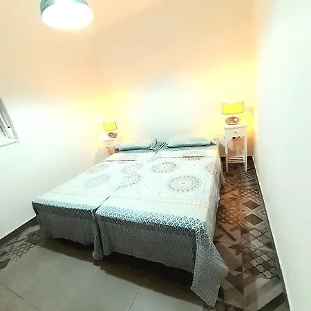 Tropicana One Bedroom Flat T1 With Ac Portatil, Garden And Parking Place *