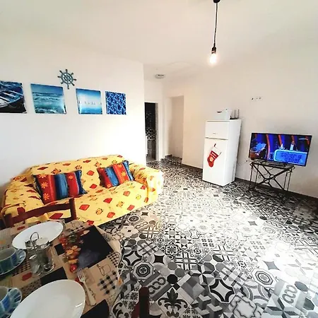 Tropicana One Bedroom Flat T1 With Ac Portatil, Garden And Parking Place