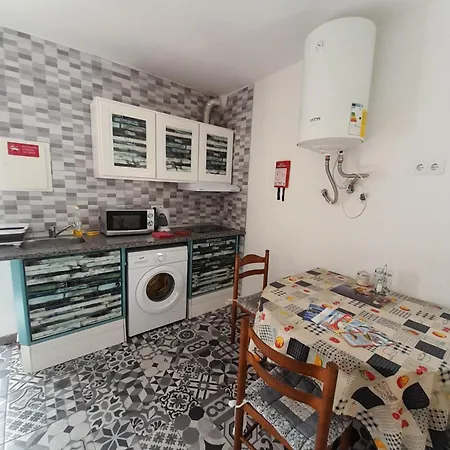 Bali Tropicana One Bedroom Flat T1 With Ac Portatil, Garden, Parking Place 阿尔布费拉