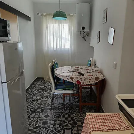 Apartment Bali Tropicana One Bedroom Flat T1 With Ac Portatil, Garden, Parking Place