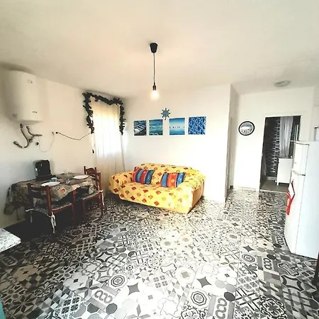 Apartament Bali Tropicana One Bedroom Flat T1 With Ac Portatil, Garden, Parking Place